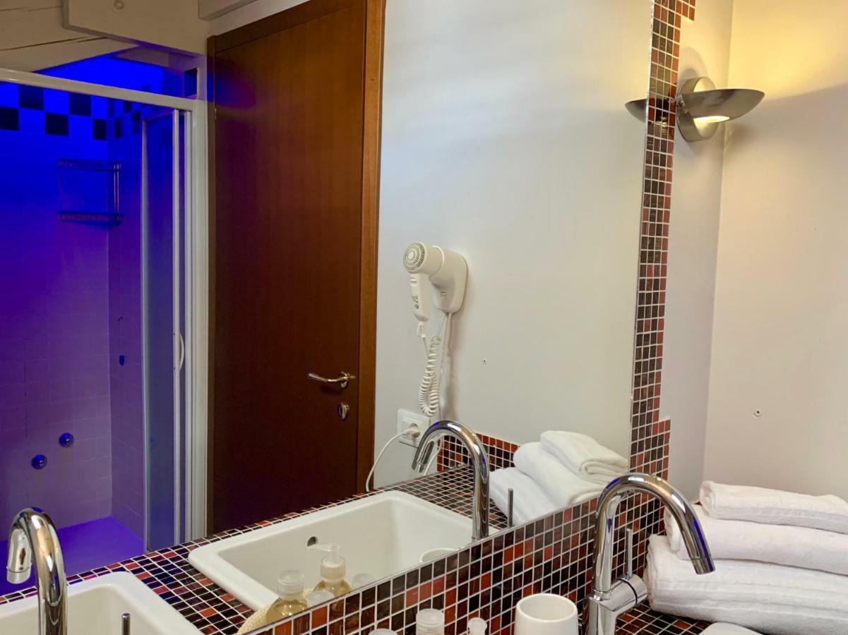 Porta Ronca - B&B, Suites & Apts Rho Exteriör bild